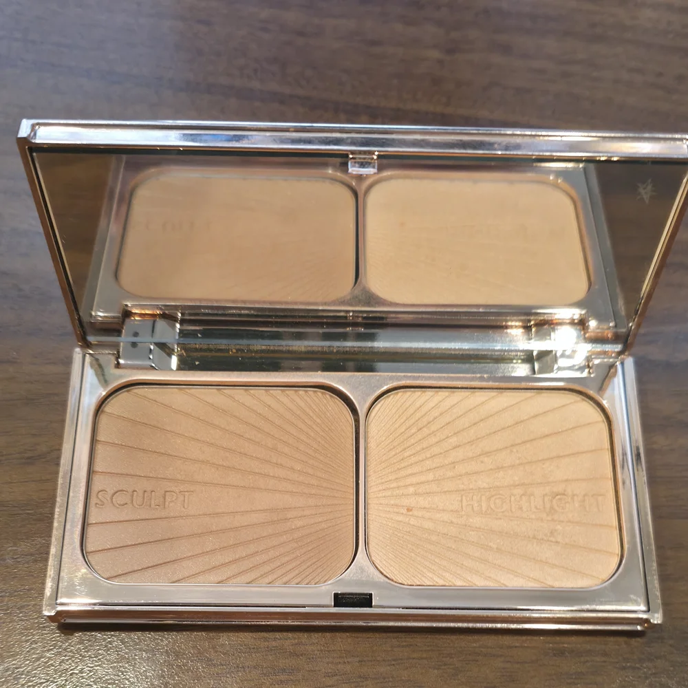 Charlotte Tilbury Bronze & Glow Palette - Tan and Cream - Picture 1 of 3